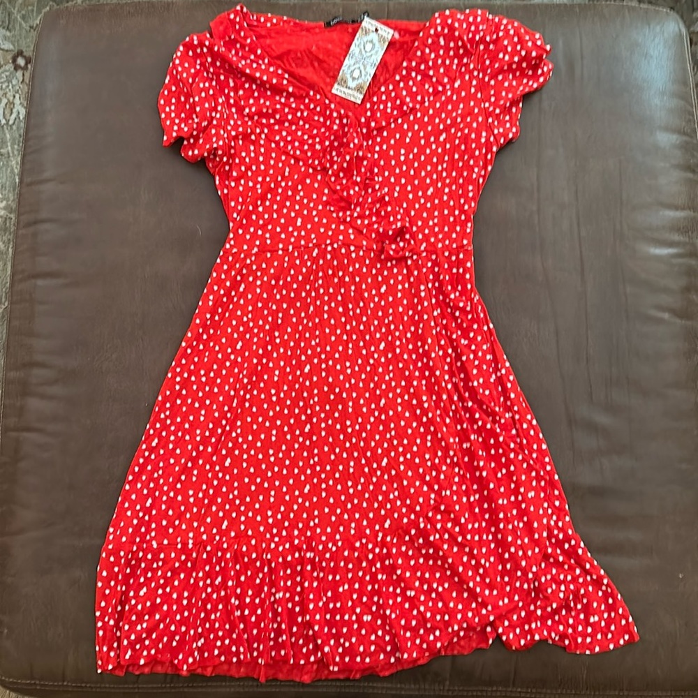 Brand New Boohoo Women’s Ditsy Heart Tea Dress in size 12